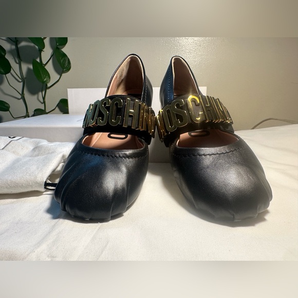 Moschino Couture Leather Ballet Flats With Gold Metal Logo Black Sz 37 - Picture 2 of 5